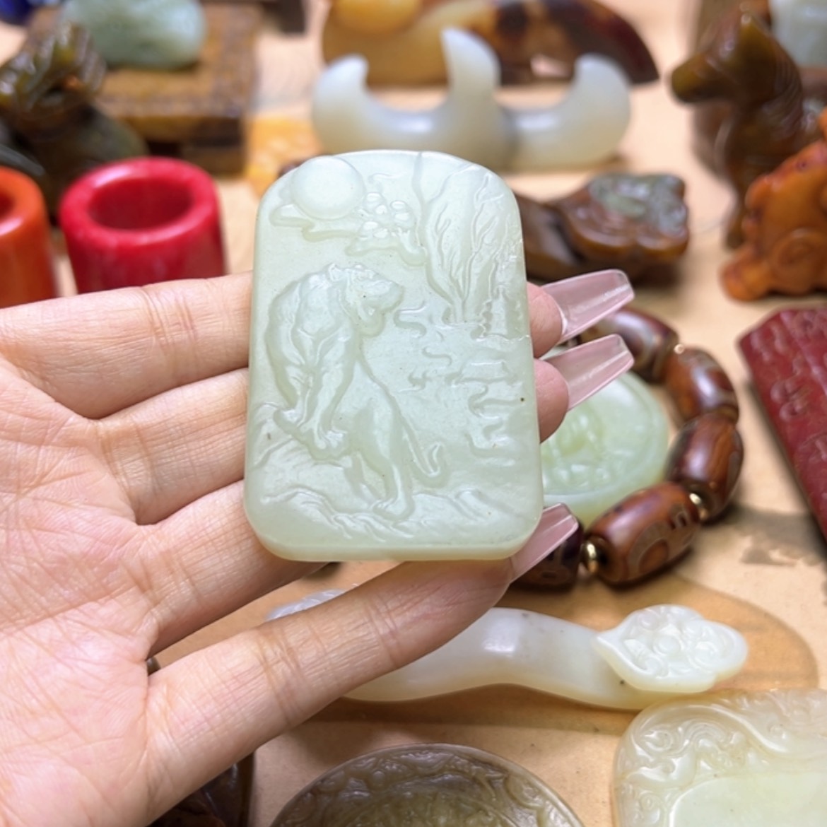 【闪购商品】蛇纹石玉颈饰未镶嵌