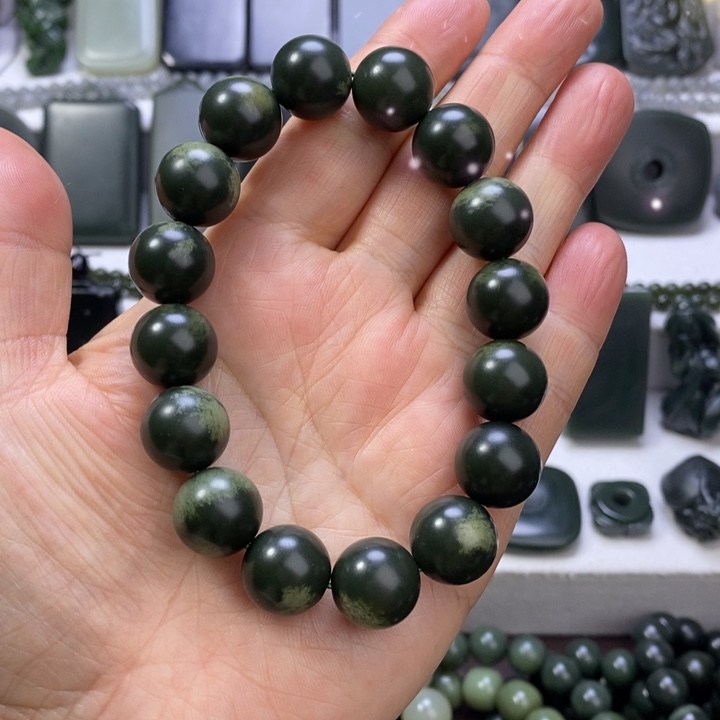 和田玉未镶嵌珠宝奇石