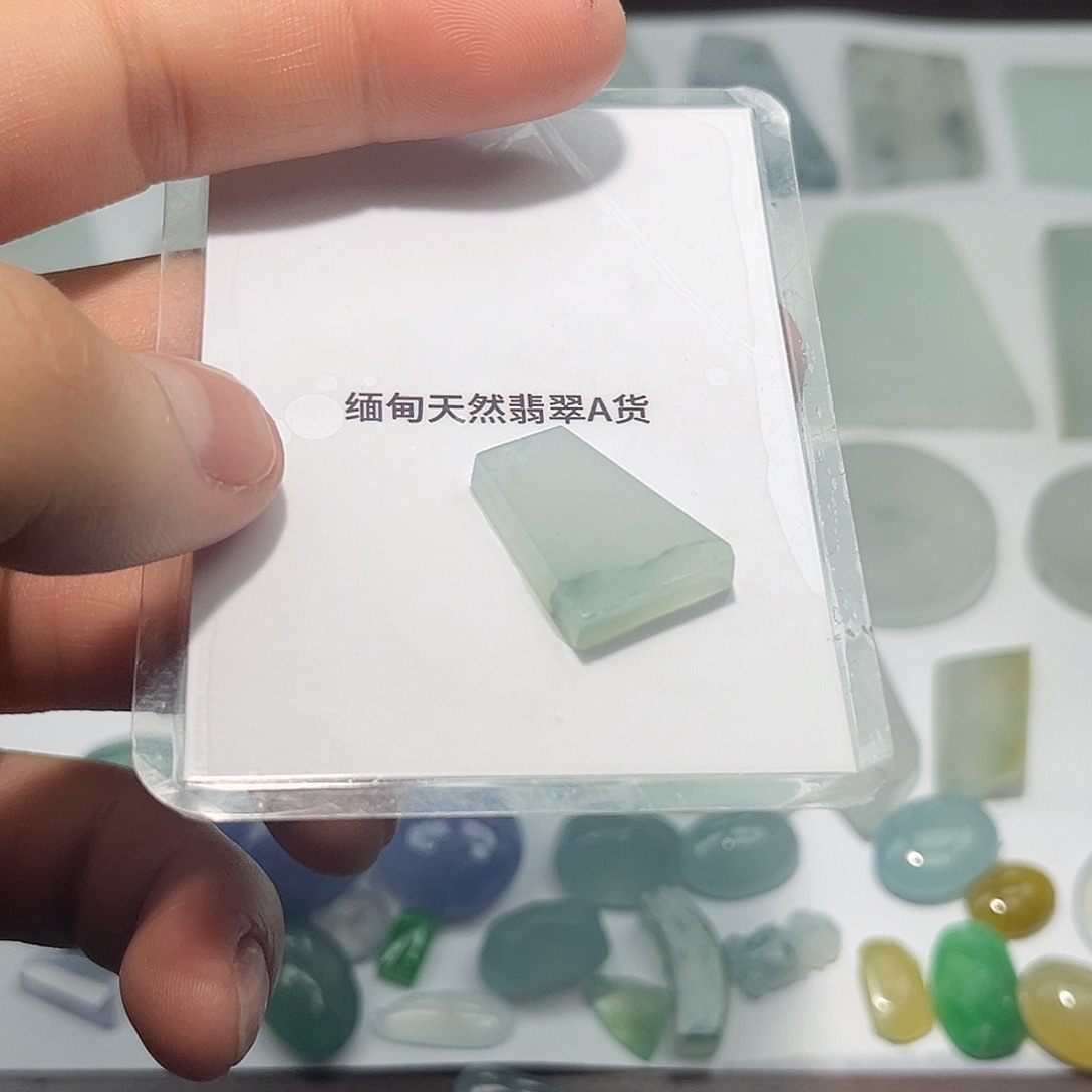 翡翠未镶嵌颈饰4578