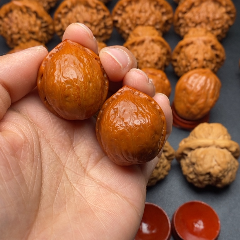 【闪购商品】文玩核桃把件糖三角