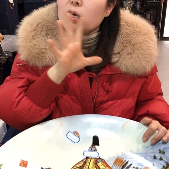 瓷片瓷器活在自己的世界