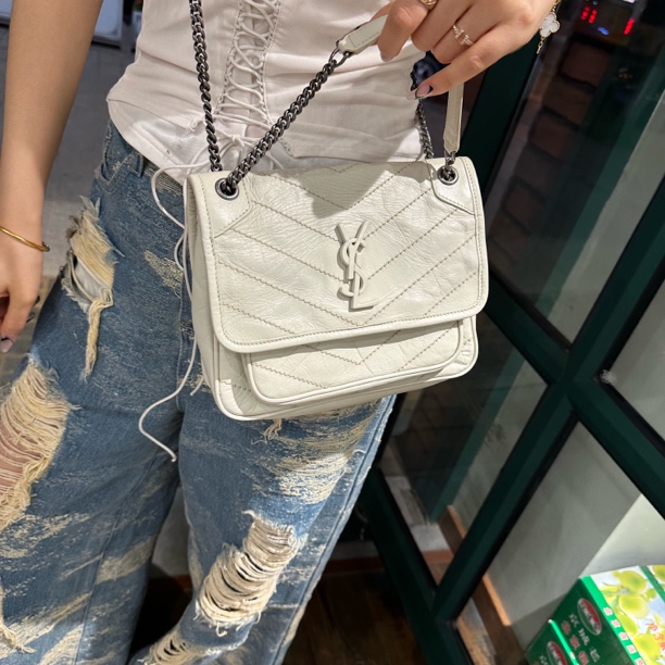 95新 YSL/圣罗兰 圣罗兰Ysl Niki白色D扣小号斜挎包