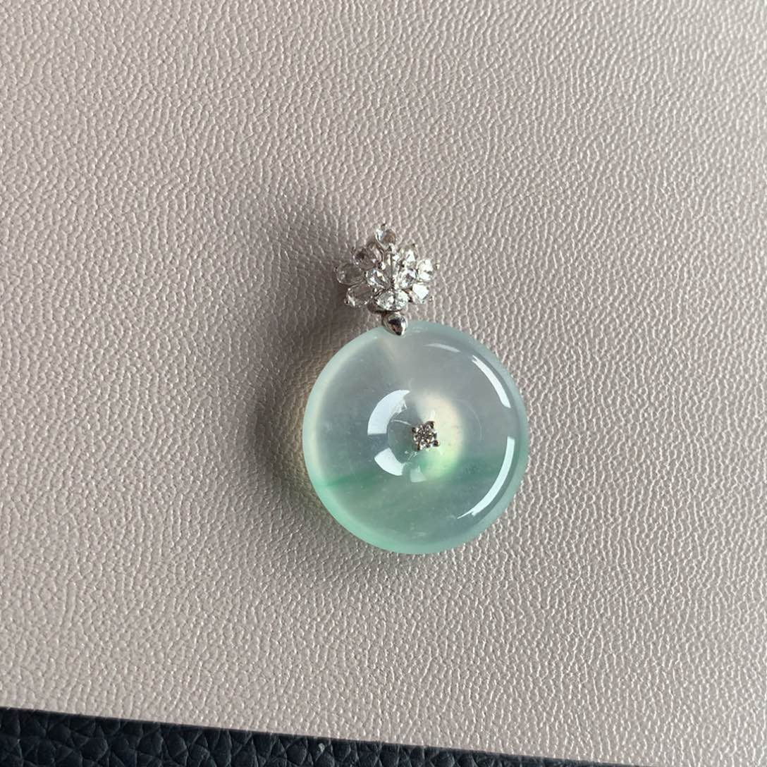 翡翠颈饰18K金镶嵌天然翡翠