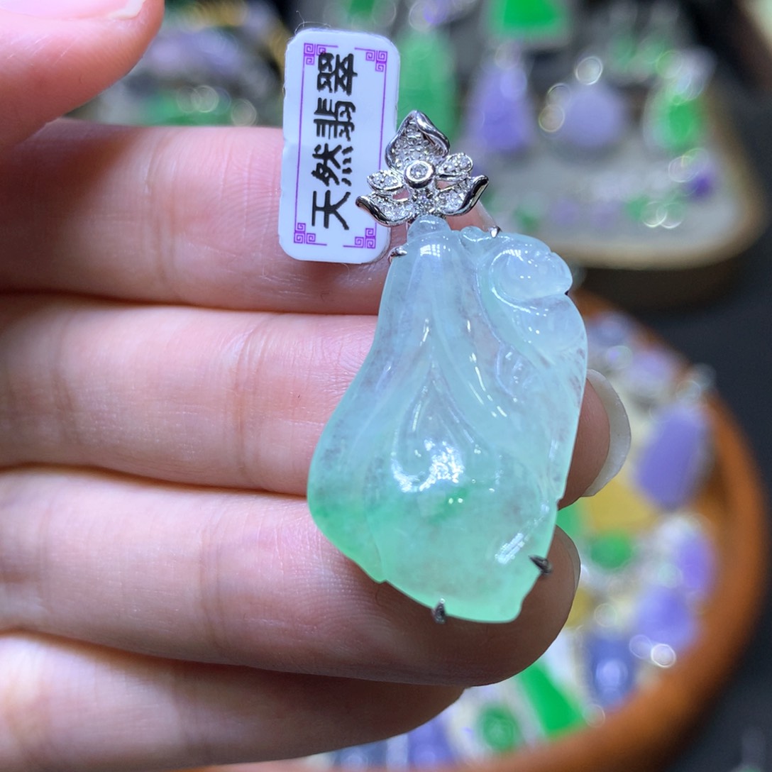 【闪购商品】翡翠颈饰18K金镶嵌翡翠吊坠项链