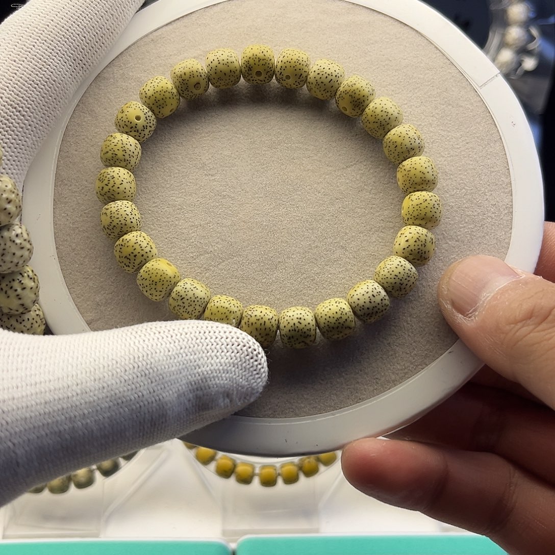 星月菩提手串原生态鸡油黄卡9新手入门级别