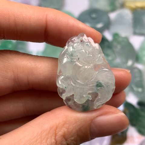 翡翠颈饰未镶嵌翡翠