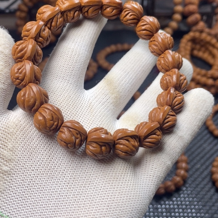 阚***桃木秦岭野生龙纹桃核