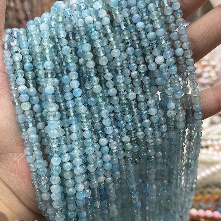 未镶嵌玛瑙/玉髓珠宝半成品一条4mm左右蓝托帕刻面