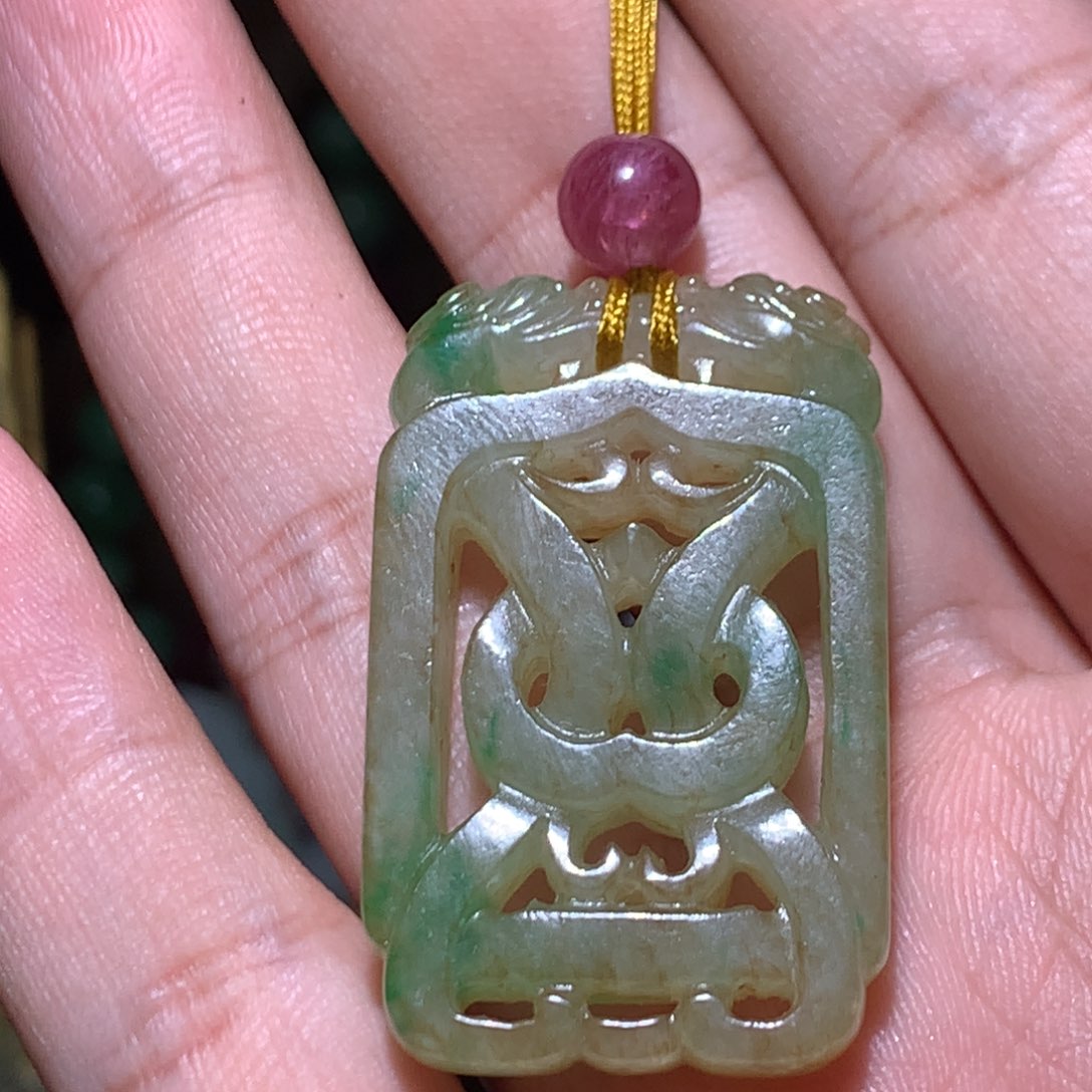 翡翠挂件未镶嵌?*战