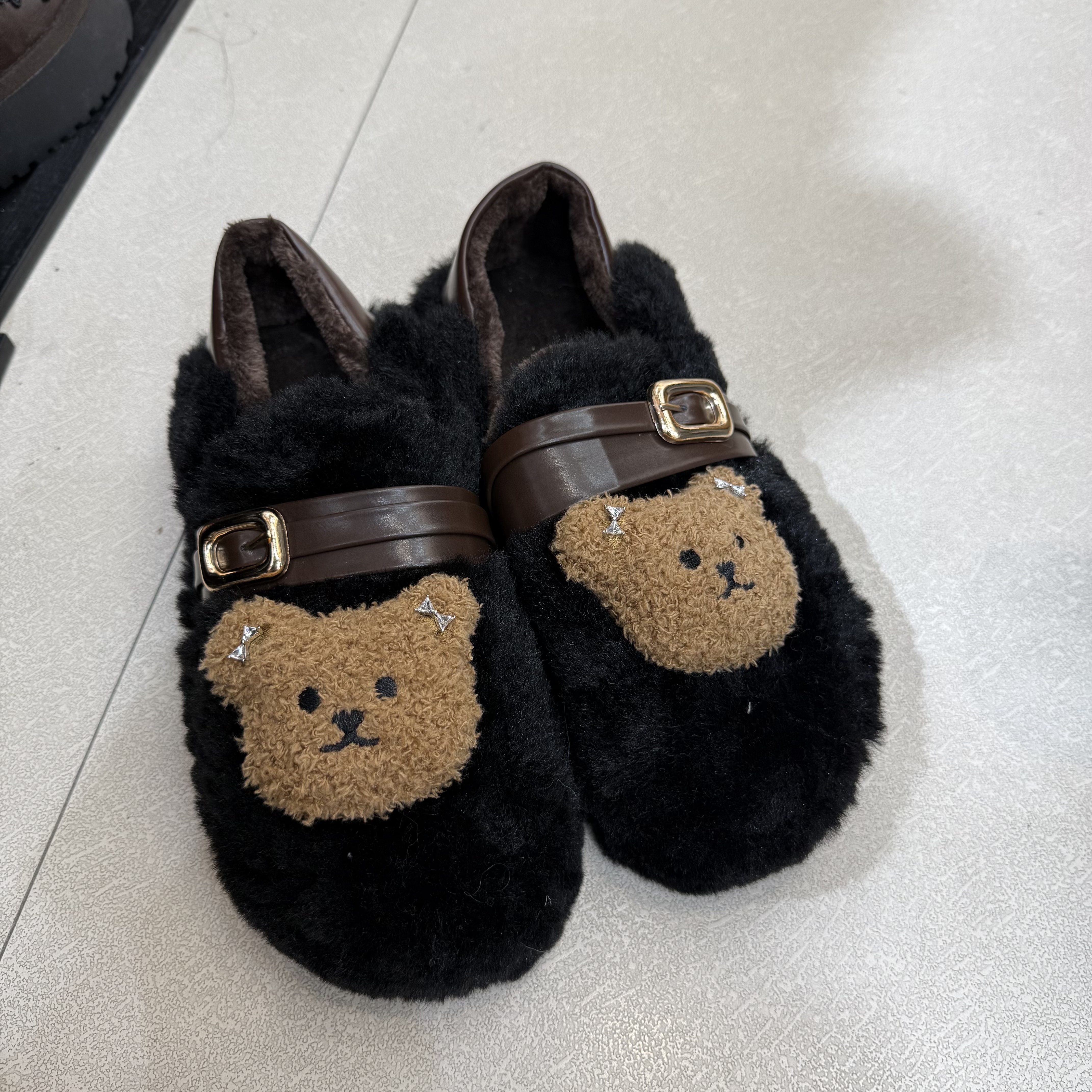 XZ021咖色小熊黑色毛毛拖鞋