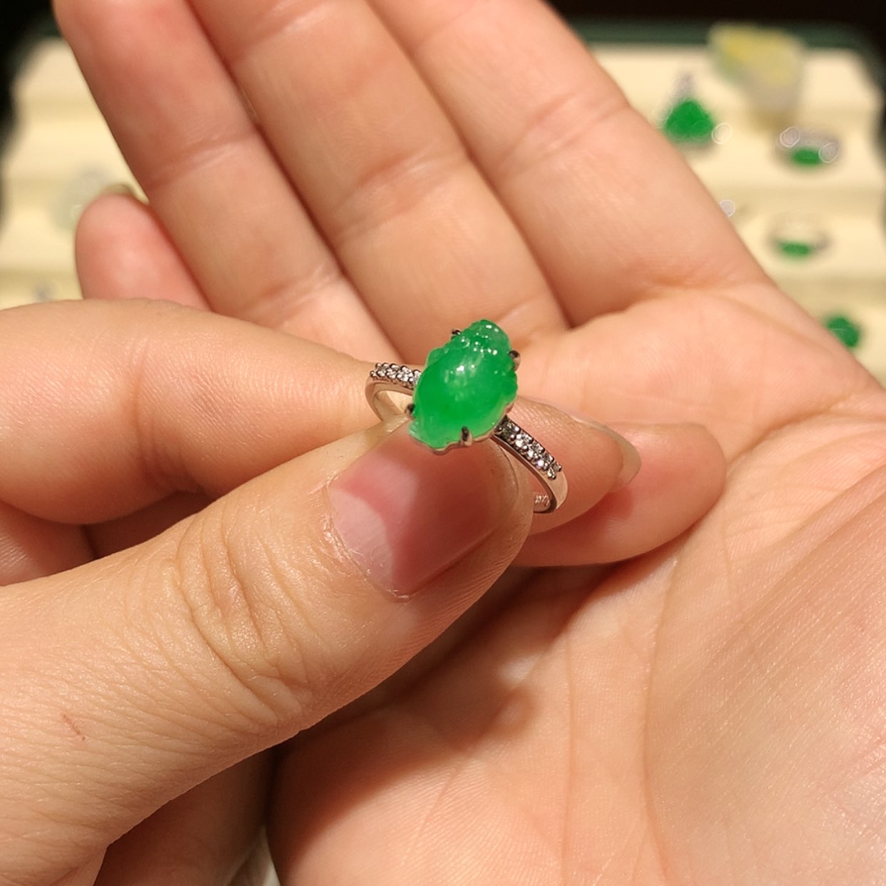 【闪购商品】翡翠戒指18K金镶嵌缅甸A货