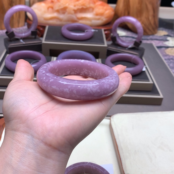 依***一石英质玉手镯未镶嵌