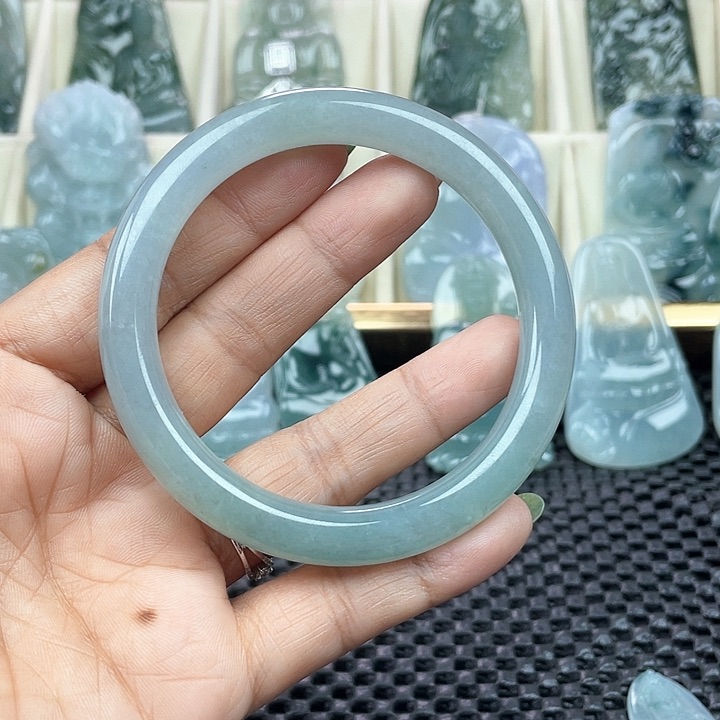 颈饰未镶嵌翡翠风****啷天然缅甸翡翠A货手镯