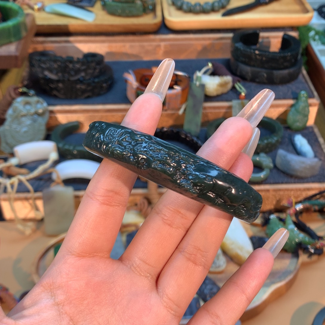 最***金和田玉（糖玉）未镶嵌挂件