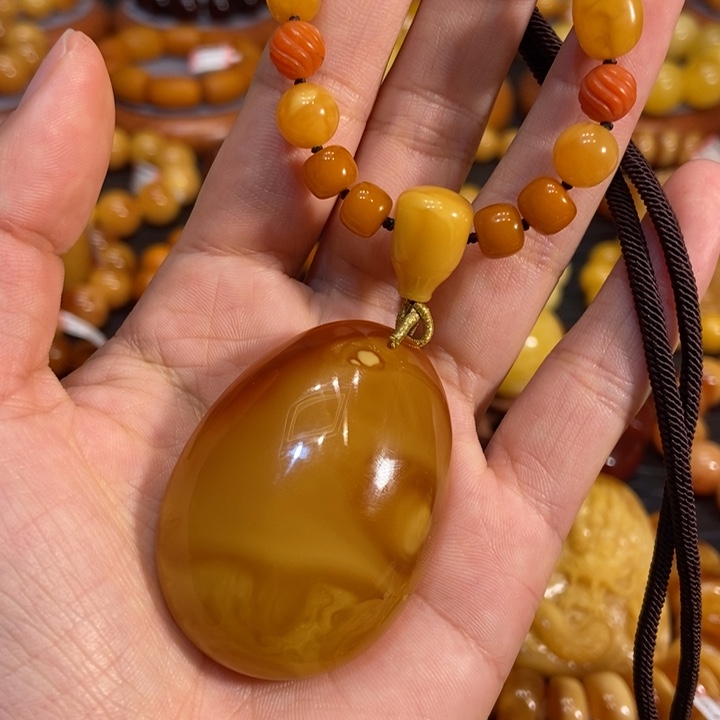琥珀颈饰未镶嵌蜜蜡
