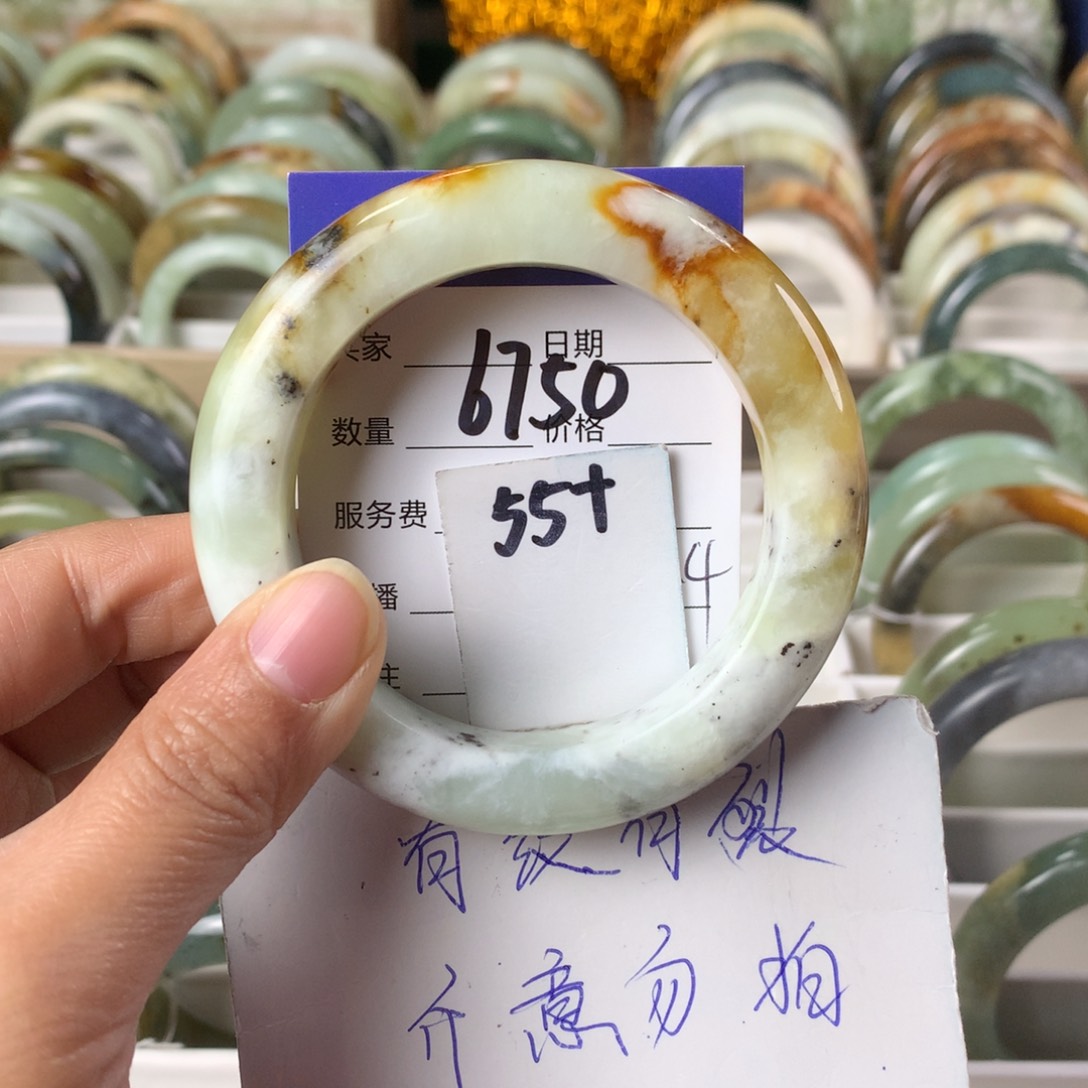 蛇纹石玉手镯未镶嵌6750