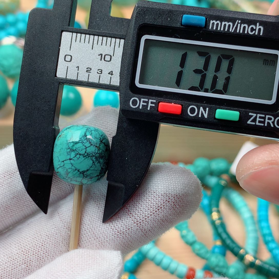 绿松石颈饰未镶嵌