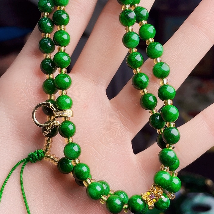 翡翠未镶嵌颈饰多样性