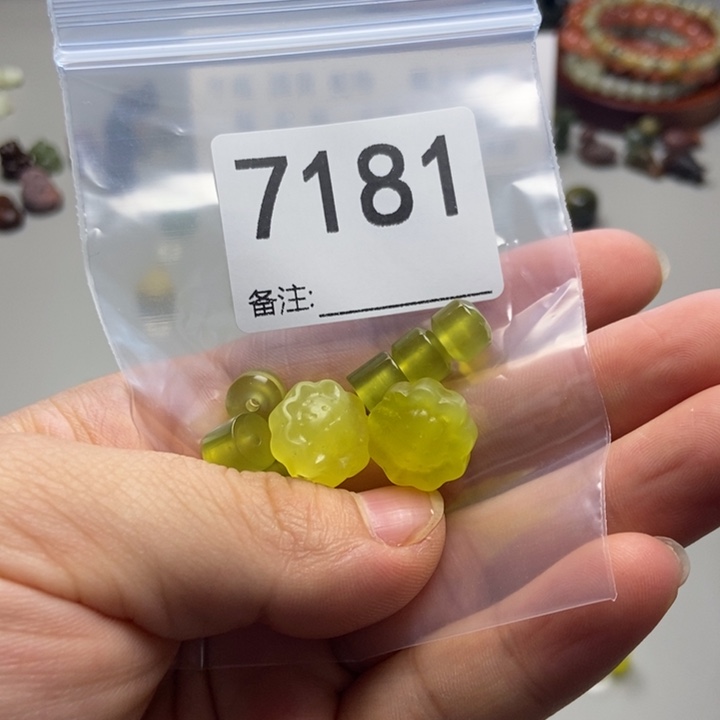 走***路蛇纹石玉未镶嵌项链