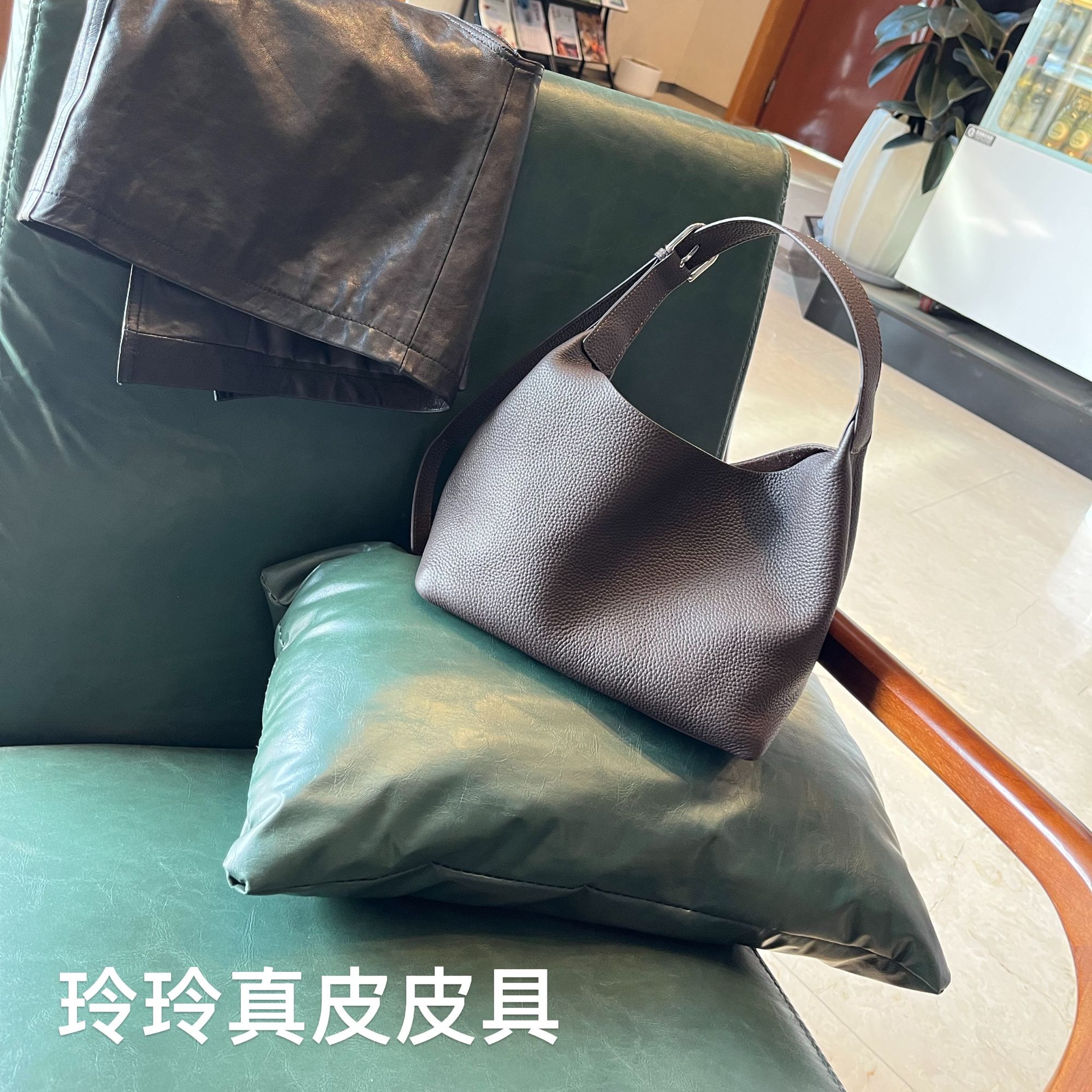 托特包2025新款秋冬复古真皮休闲通勤单肩斜跨百搭款