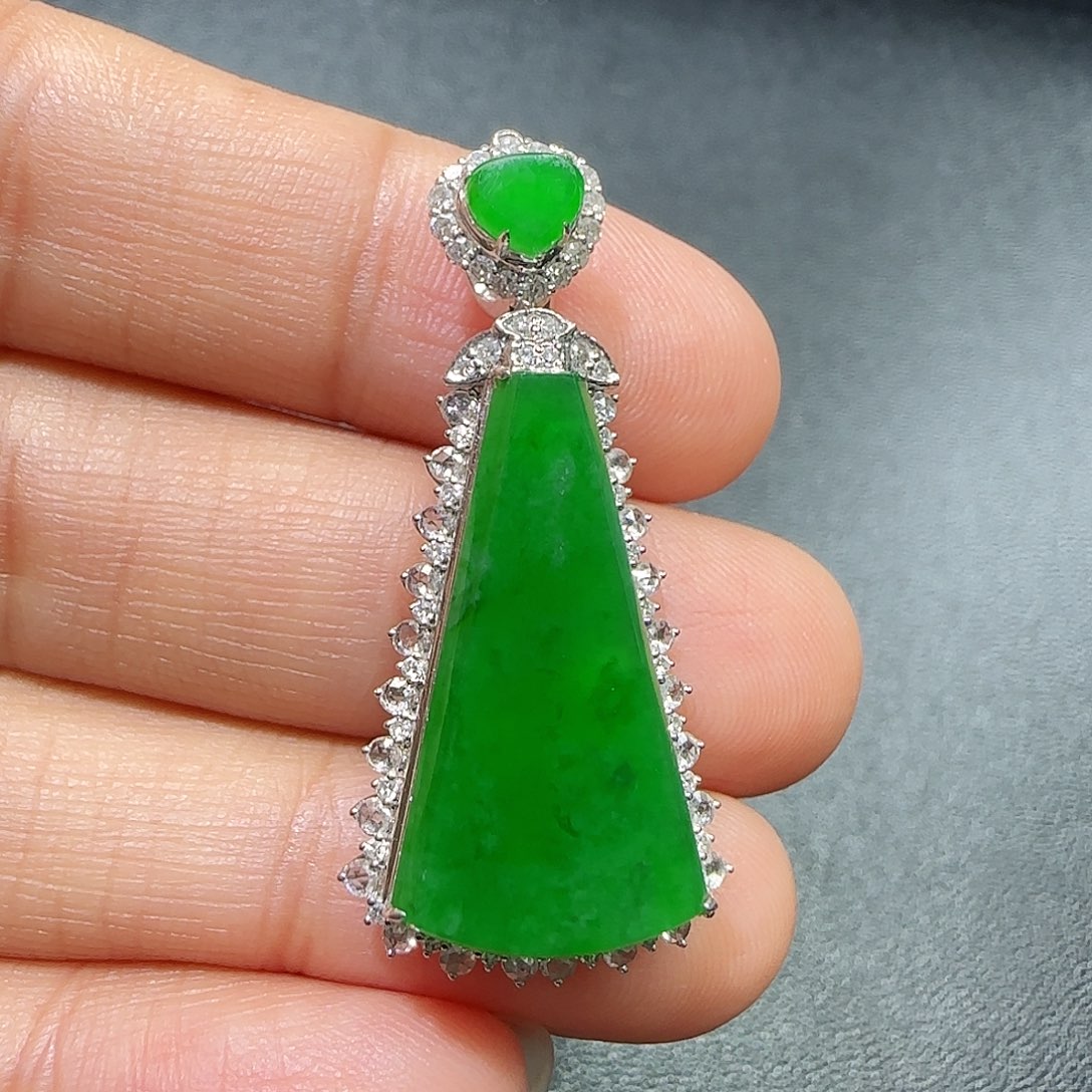 翡翠吊坠(不含链)18K金镶嵌