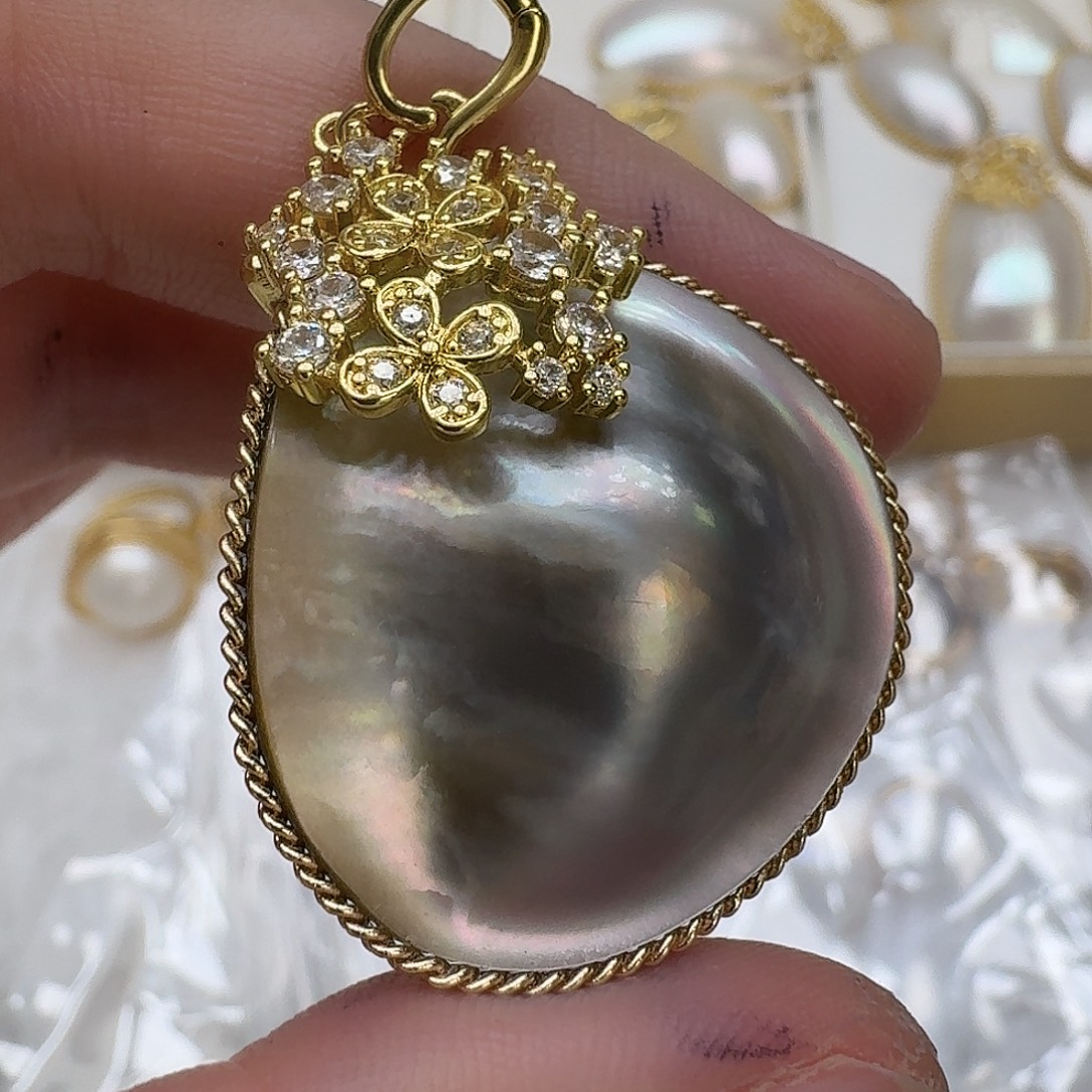 未镶嵌拼合珍珠（马贝珠）颈饰26