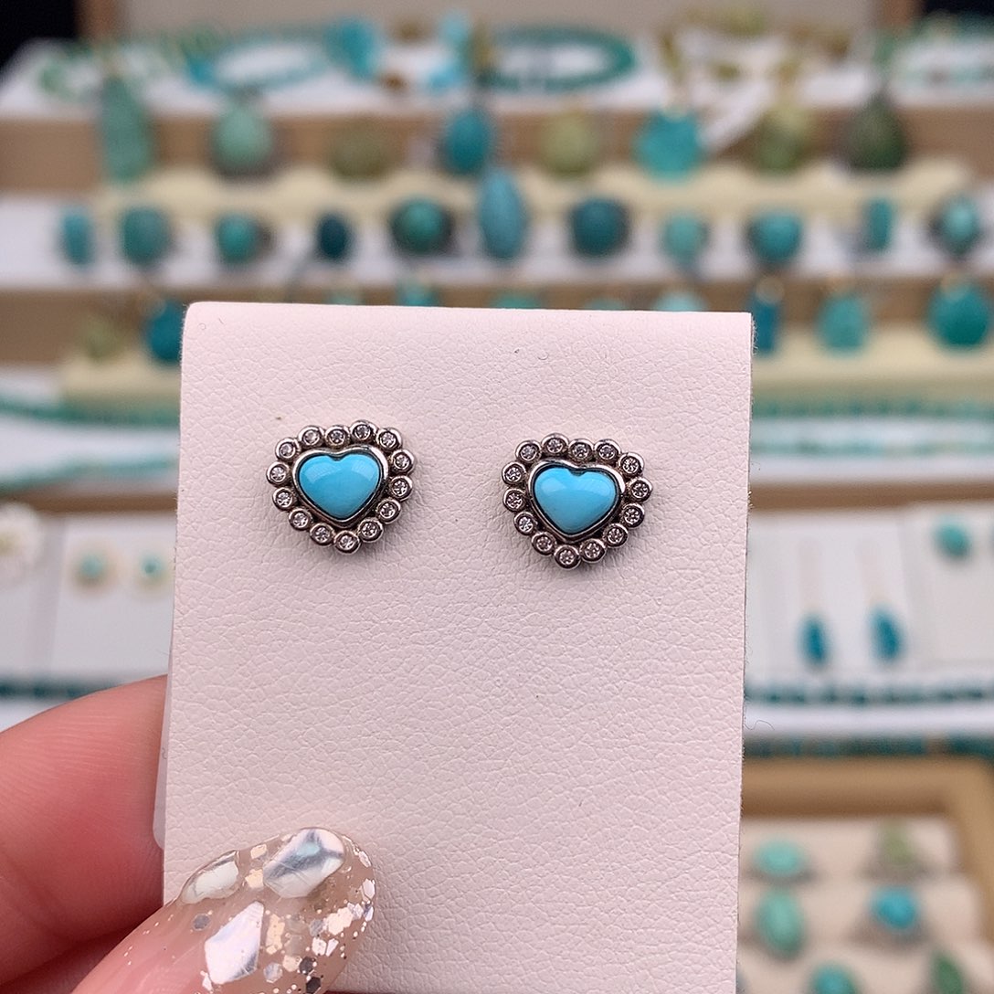 绿松石未镶嵌耳饰