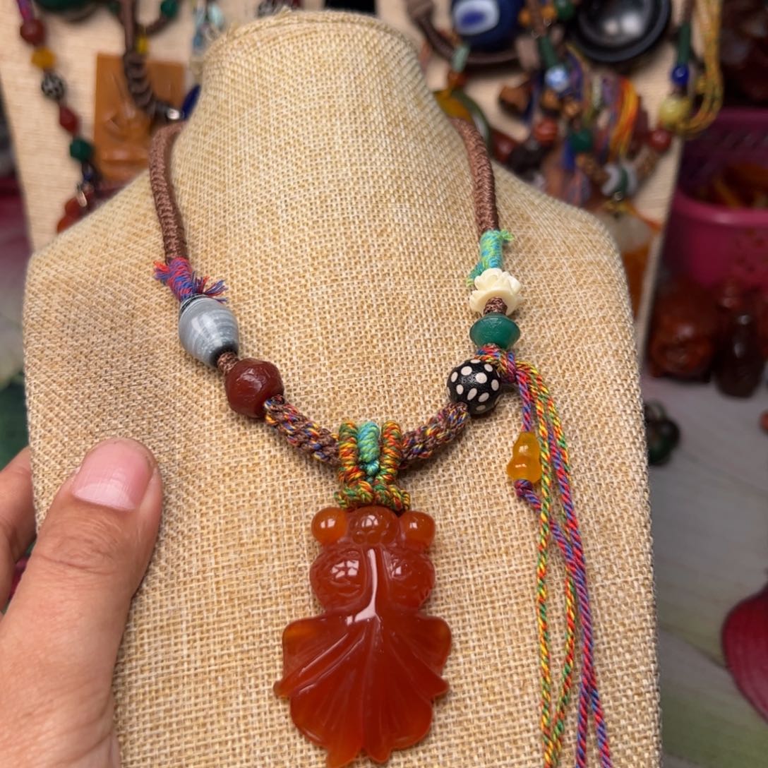 玛瑙/玉髓颈饰未镶嵌