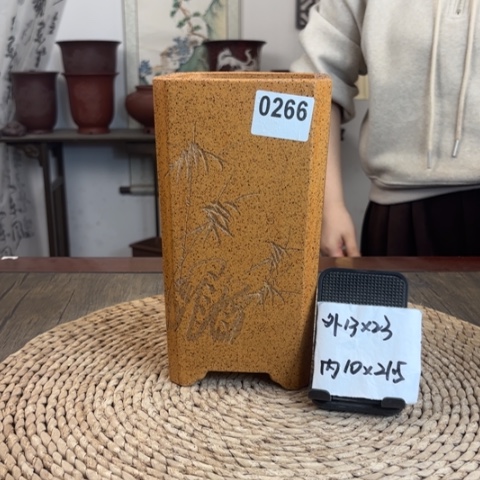 紫砂花盆柴烧切角竹刻签筒0266