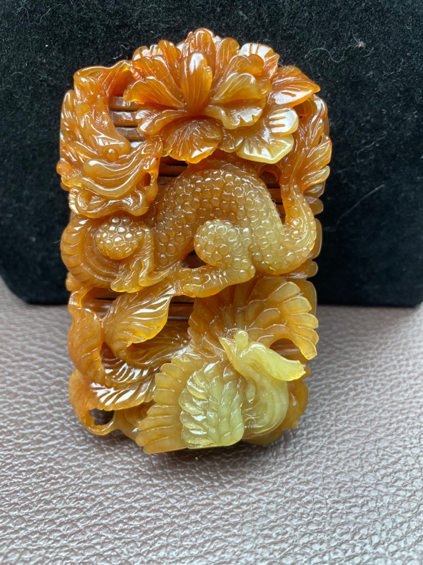 天然岫玉辽阳红花玉手工雕刻龙凤牌时尚红色工艺仿古俏色巧雕精美