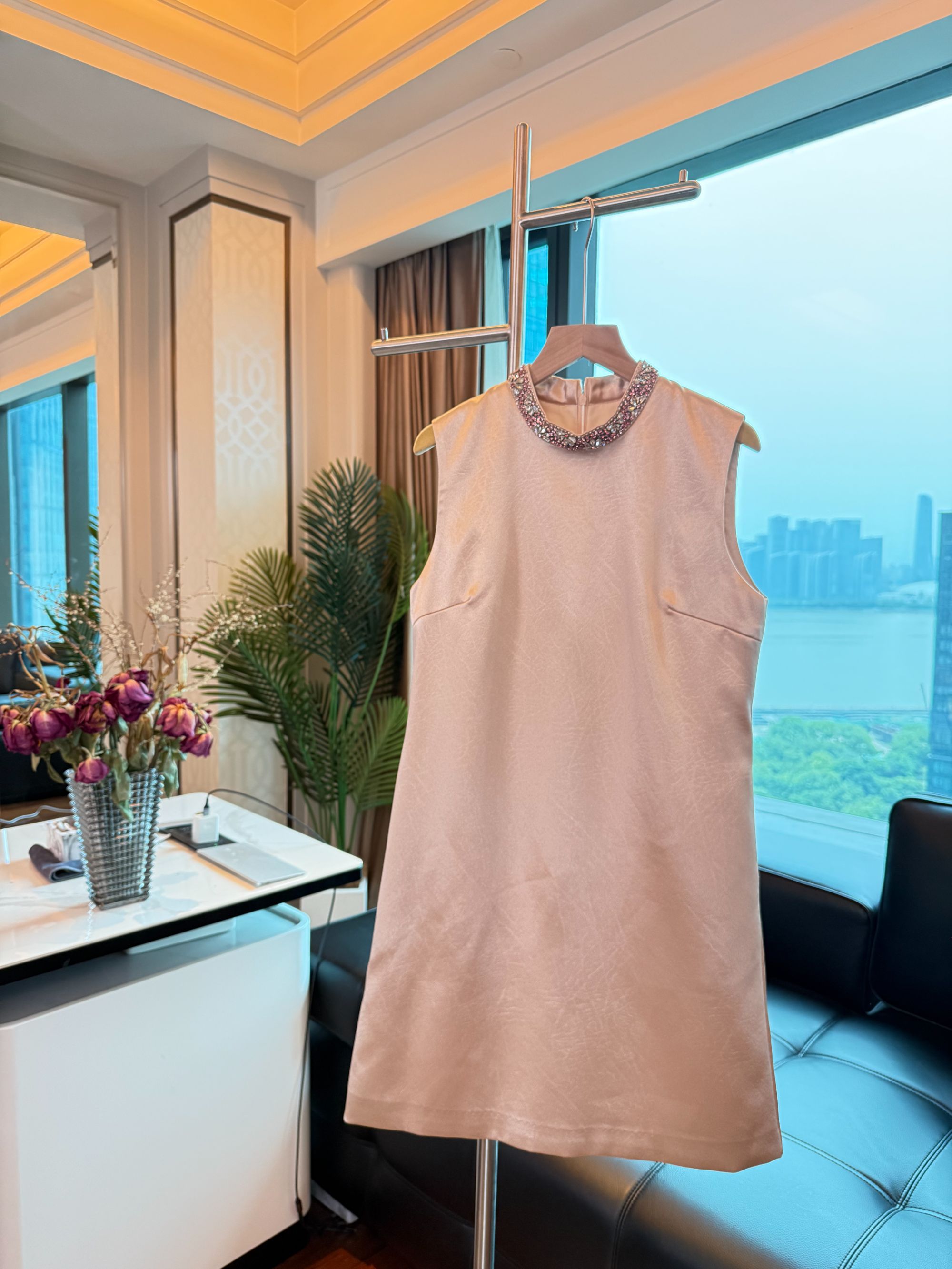 意大利设计师圆领短裙普通圆领无袖连衣裙女士夏季休闲气质简约