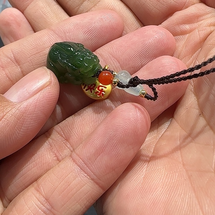 一***缘和田玉（碧玉）未镶嵌颈饰