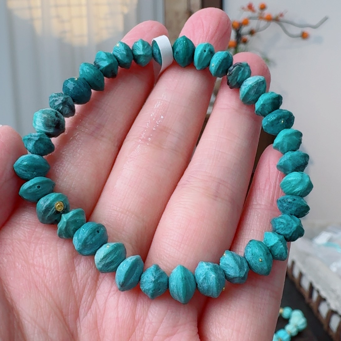 绿松石未镶嵌挂件