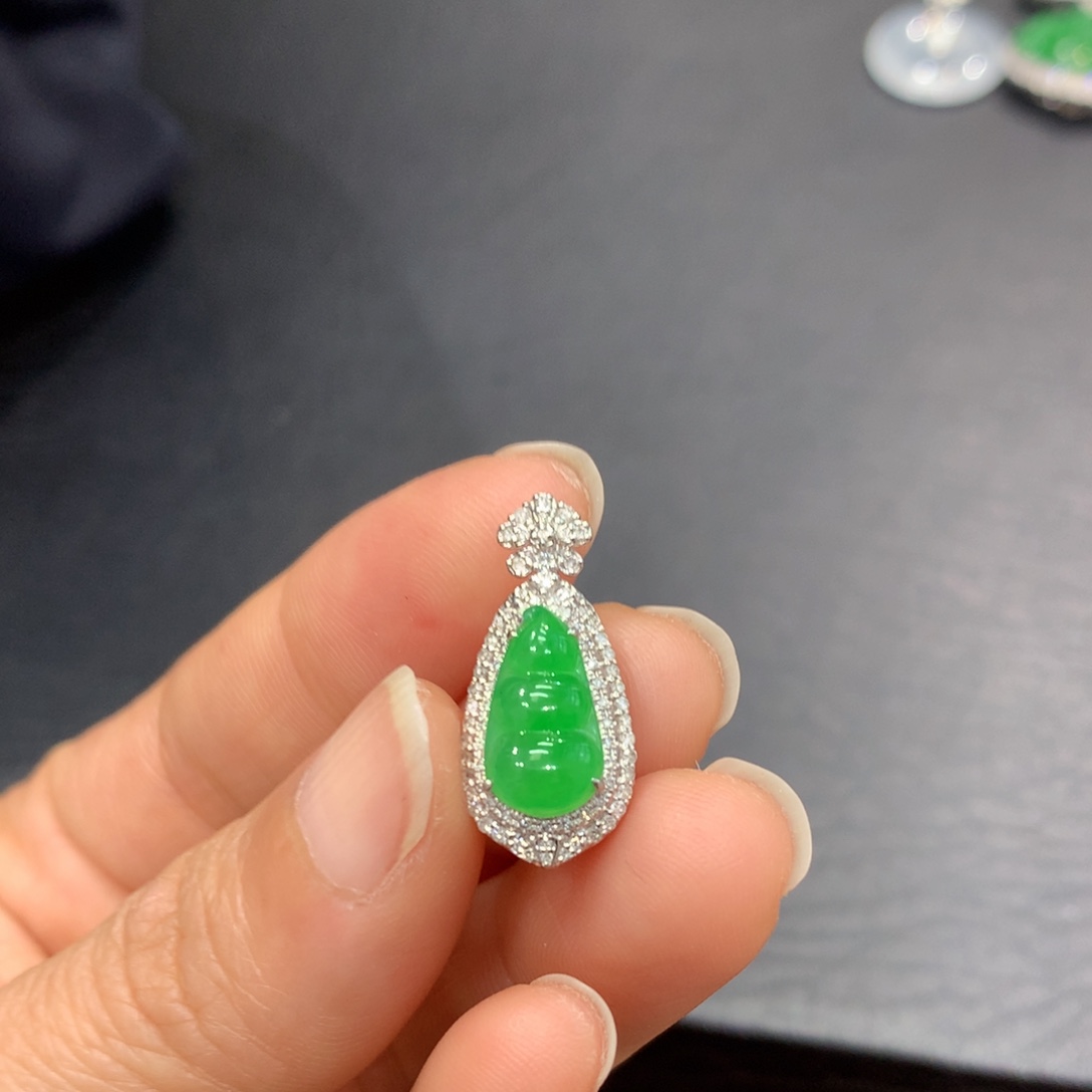 翡翠18K金镶嵌吊坠(不含链)