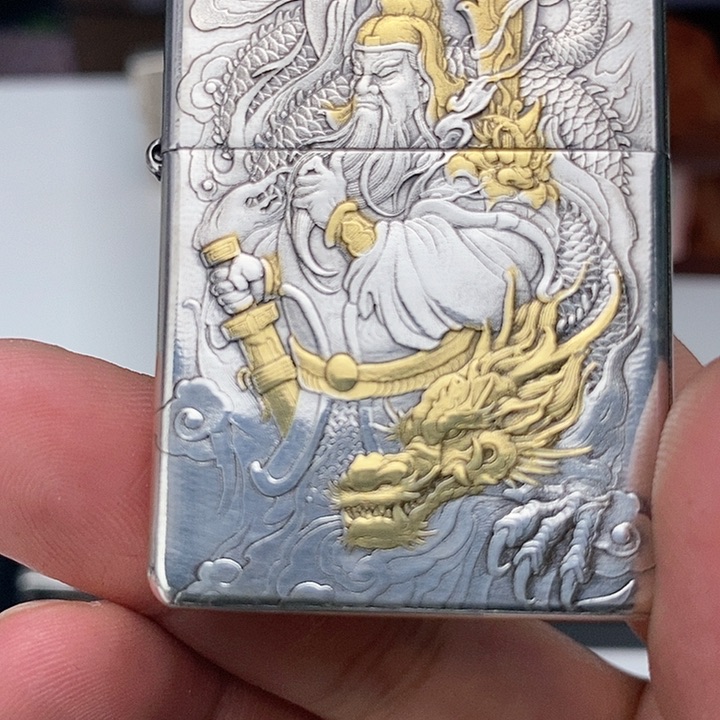 一**衣黄铜时刻经雕工艺品牌，