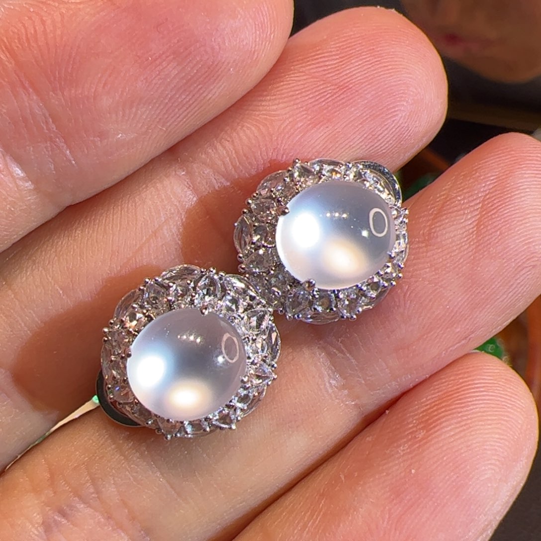 翡翠18K金镶嵌颈饰天然缅甸A货翡翠。