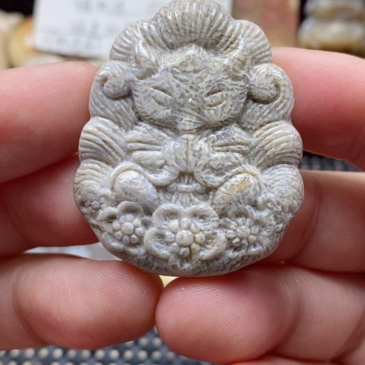 硅化珊瑚（珊瑚玉）颈饰未镶嵌