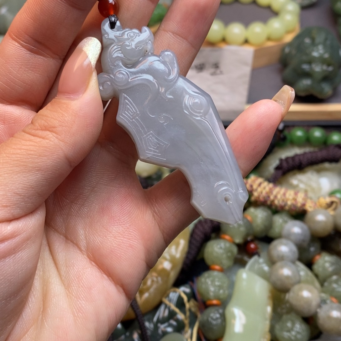 和田玉颈饰未镶嵌