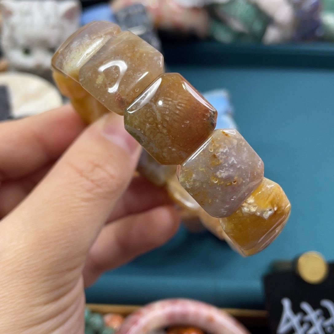 未镶嵌手镯硅化玉