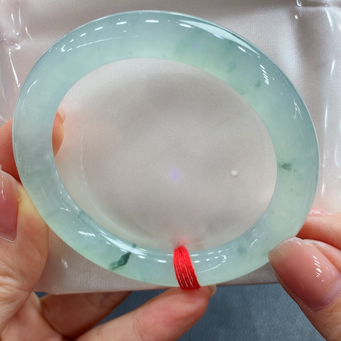 翡翠未镶嵌手镯55圆条两天鉴赏