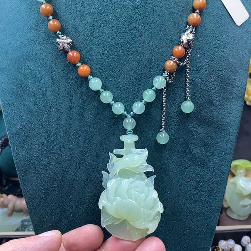 【闪购商品】蛇纹石玉未镶嵌吊坠