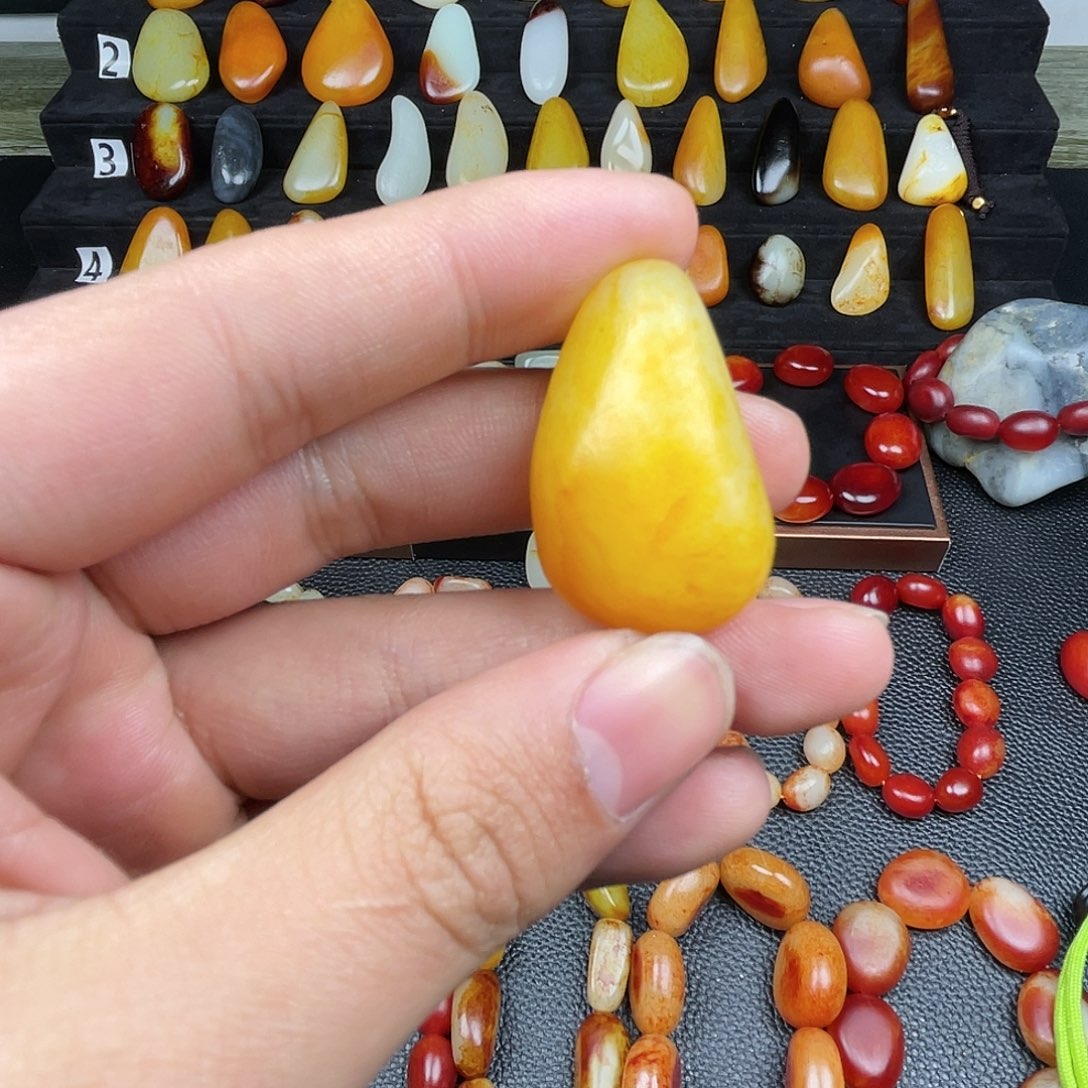 和田玉吊坠(赠链)未镶嵌