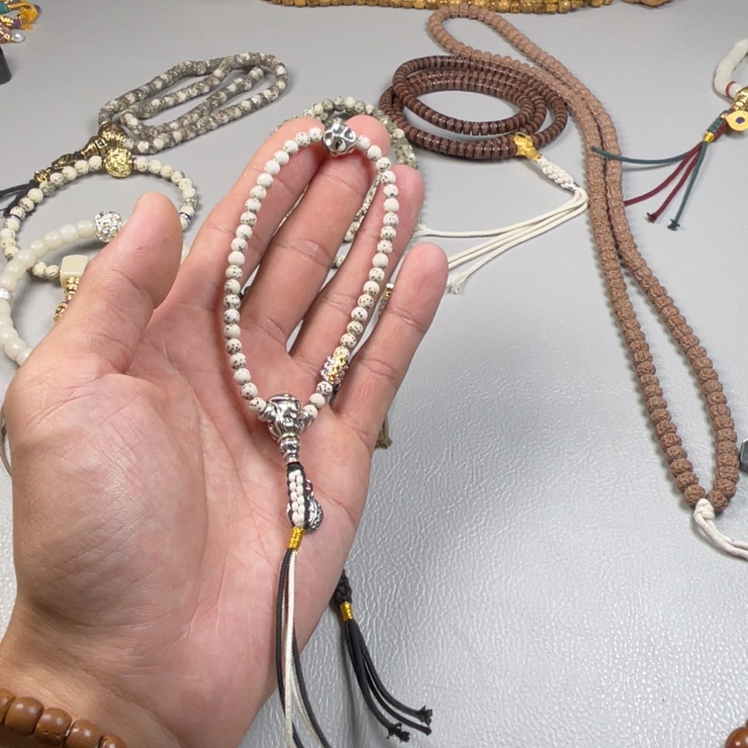 吊坠星月菩提。。。。。。。。。。。。