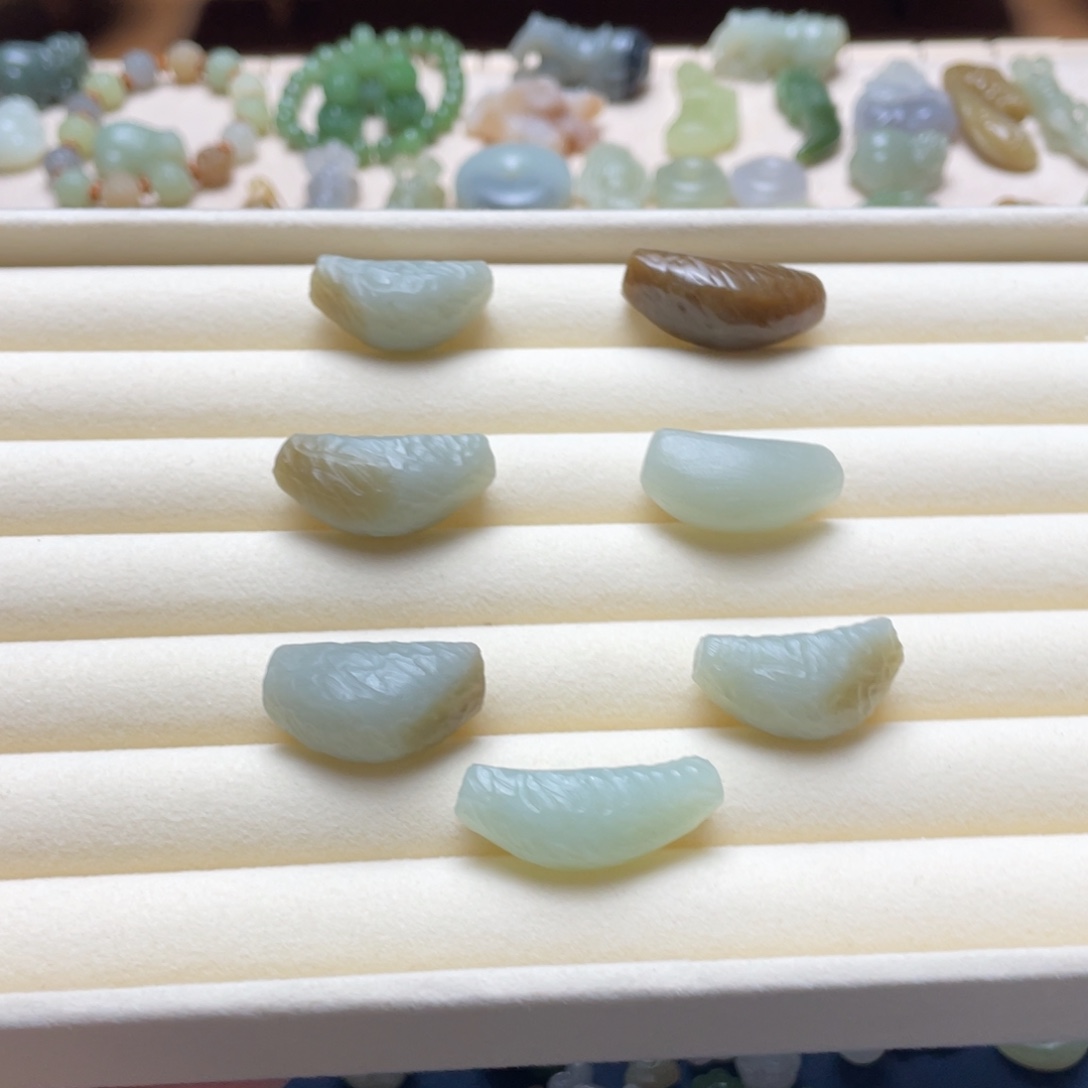 和田玉9K金镶嵌吊坠(不含链)一个