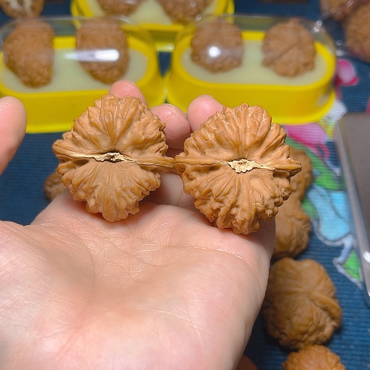 文玩核桃吊坠平谷凹底