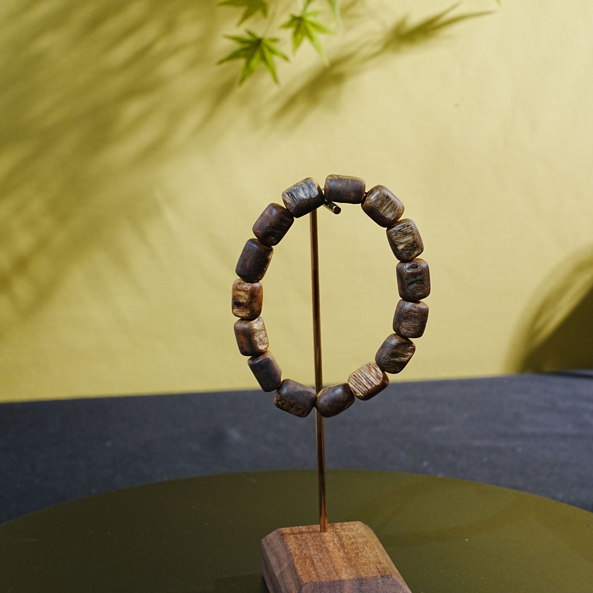 缅甸红油玉化软丝沉香随型手串/ 10.79g 250908111 F 