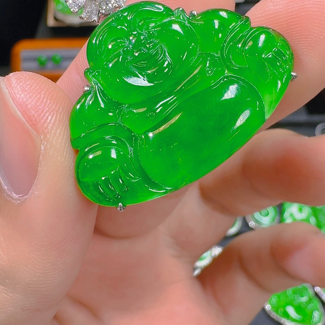 翡翠吊坠(赠链)18K金镶嵌?****翡翠