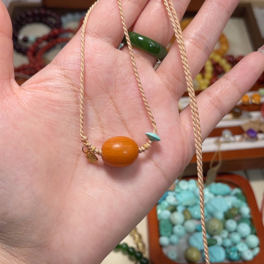 蜜蜡颈饰未镶嵌枣珠