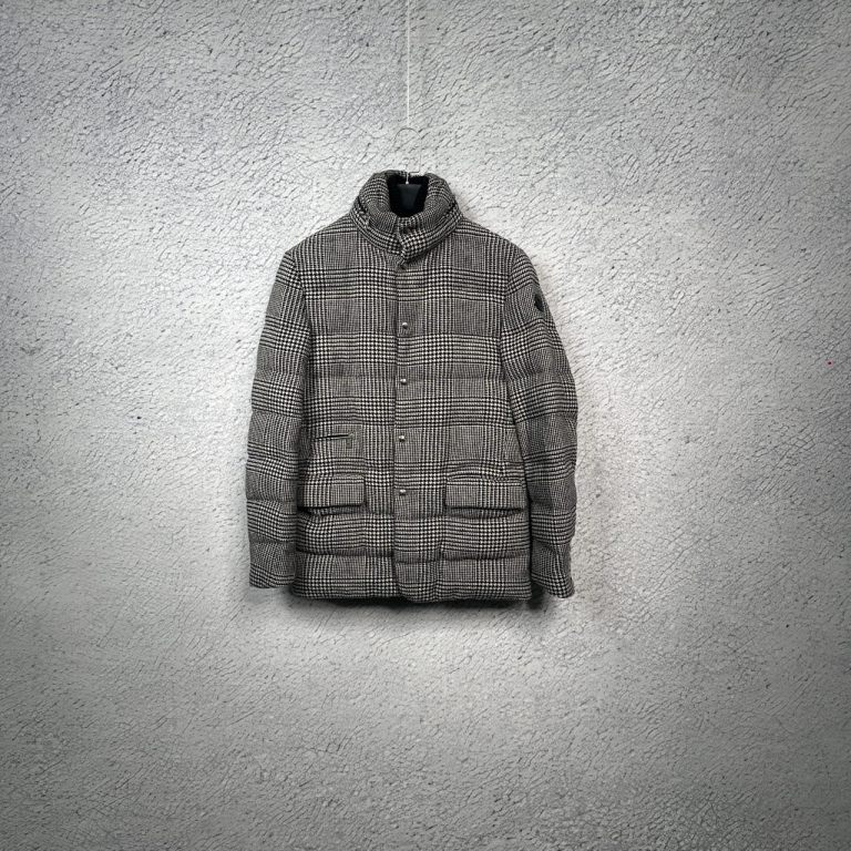 99新 MONCLER 灰色粗花呢格纹满印绗缝单排扣立领羽绒服 