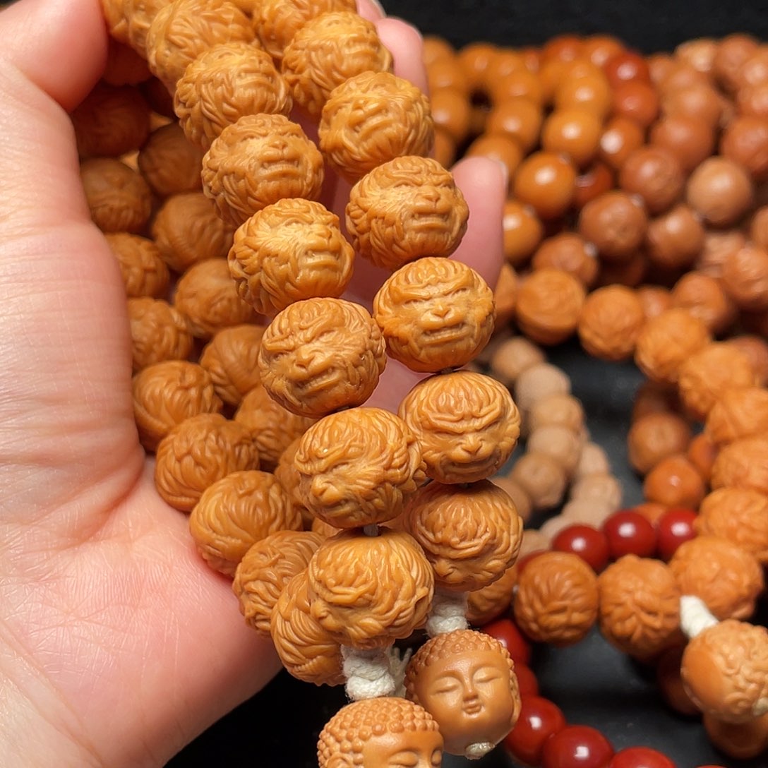 吊坠猴头核桃上**刀大圣